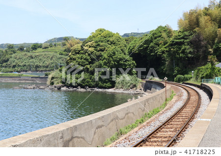 海辺の鉄道 41718225
