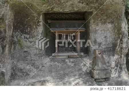 熊野神社本殿裏の祠(鎌倉市大船) 熊野神社本殿裏の祠(鎌倉市大船) 41718621