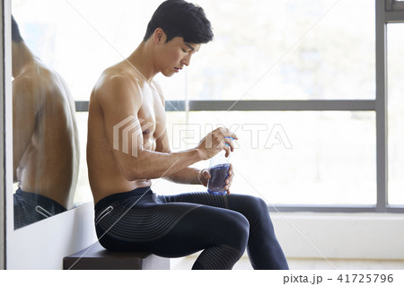 筋肉 水 スポーツ 41725796