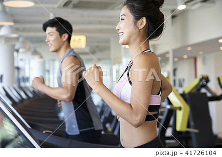 ランニングマシン 女性 女 41726104