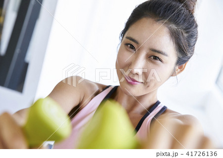 笑顔 微笑 微笑み 41726136