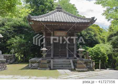 法性寺の日朗菩薩御廟所（逗子市久木） 41727356