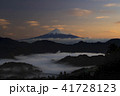 夜明けの雲海富士 41728123