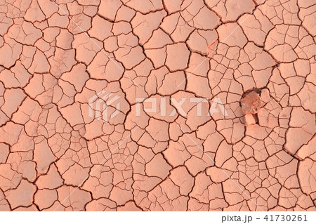cracked clay ground  41730261
