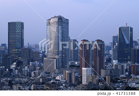 日本の東京都市景観　六本木ヒルズなどの街並みを望む 41731388