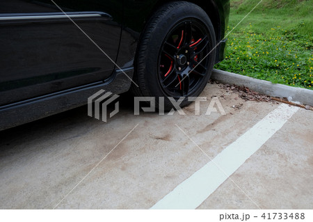 The image of Car parking in car park on daytime 41733488