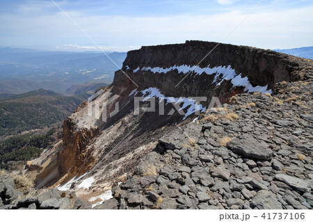 八ヶ岳連峰 硫黄岳 爆裂火口壁の写真素材