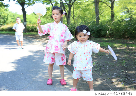 浴衣を着た子どもたち 浴衣を着た子どもたち 41738445