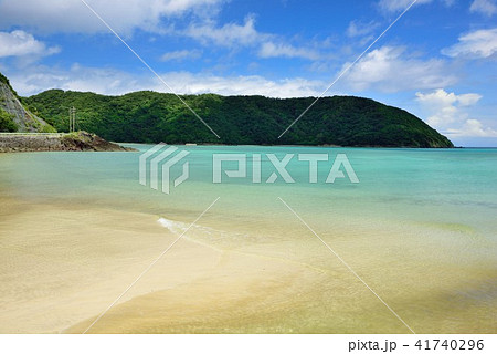 ＜奄美大島＞　夏色の朝仁海岸　08 41740296