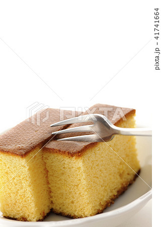 カステラを食べる 41741664