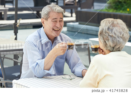 人物 カフェ コーヒー 41743828
