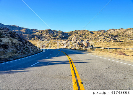 アメリカ大陸の真っ直ぐな一本道 41748368