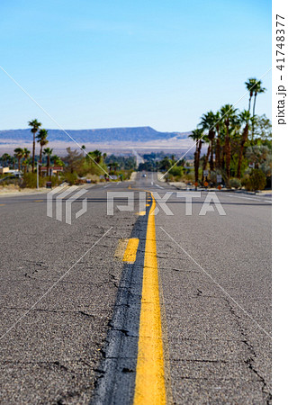 アメリカ大陸の真っ直ぐな一本道 41748377