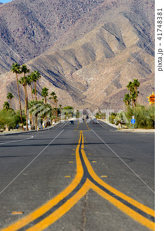 アメリカ大陸の真っ直ぐな一本道 41748381