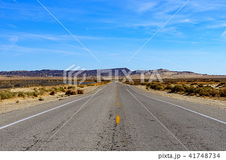 アメリカ大陸の真っ直ぐな一本道 41748734
