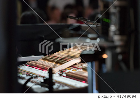 ミキシングコンソール / ライブのイメージ ミキシングコンソール / ライブのイメージ 41749094