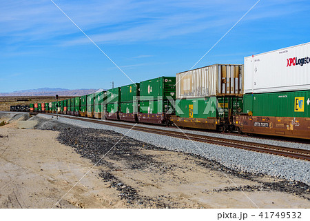 アメリカ大陸を横断する長距離貨物列車 アメリカ大陸を横断する長距離貨物列車 41749532