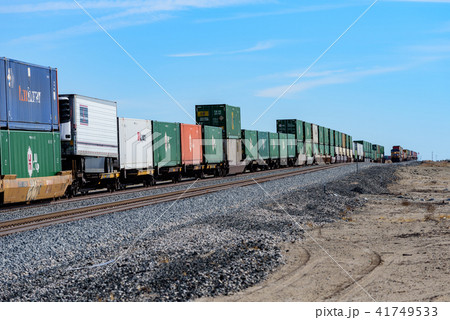 アメリカ大陸を横断する長距離貨物列車 アメリカ大陸を横断する長距離貨物列車 41749533