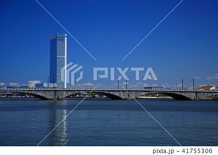 信濃川と万代橋 信濃川と万代橋 41755306