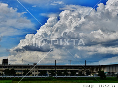 入道雲と学校 41760133