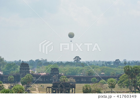カンボジア、アンコール遺跡、アンコール・ワットの寺院内からの風景 41760349