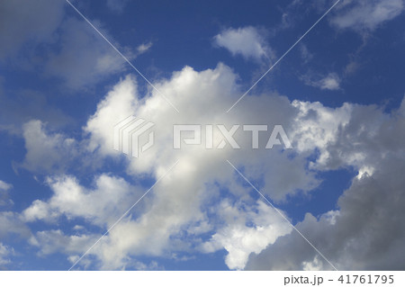 Blue sky with beautiful clouds. 41761795