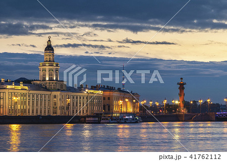 Skyline at Palace Bridge, Saint Petersburg, Russia 41762112