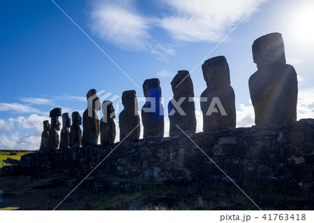 Moais statues, ahu Tongariki, easter island 41763418