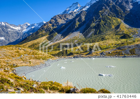 Hooker lake in Aoraki Mount Cook, New Zealand 41763446