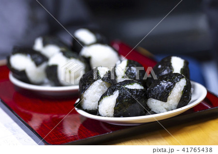 日本の美味しいおにぎり 日本の美味しいおにぎり 41765438