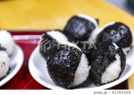 日本の美味しいおにぎり 日本の美味しいおにぎり 41765439