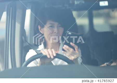スマートホン 脇見運転 スマートホン 脇見運転 41765927