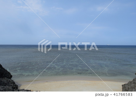 鳩間島の砂浜 41766583