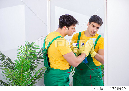 Professional cleaning contractor working at home Professional cleaning contractor working at home 41766909