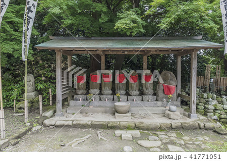 杉本寺の地蔵尊（鎌倉市二階堂） 41771051