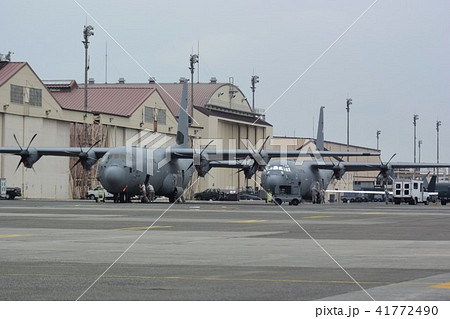 米空軍横田基地に配備されたC-130J-30輸送機 米空軍横田基地に配備されたC-130J-30輸送機 41772490