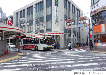 西荻窪駅前交差点（西荻駅北口側から）（東京都杉並区西荻北） 41773222