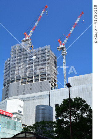建設中の横浜駅ビル 41780119