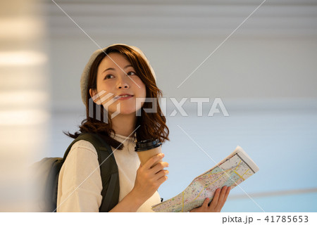 空港 旅行 女性 撮影協力:成田空港 空港 旅行 女性 撮影協力:成田空港 41785653