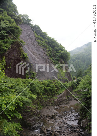 酷道157号を8年間通行止めにした土砂崩れ跡地 酷道157号を8年間通行止めにした土砂崩れ跡地 41792011
