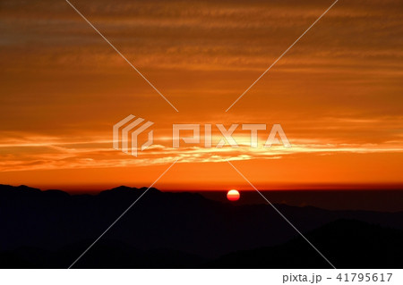 大台ケ原山で見た幻想的な夕日 大台ケ原山で見た幻想的な夕日 41795617