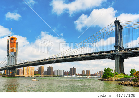 New York view of the Lower Manhattan  41797109