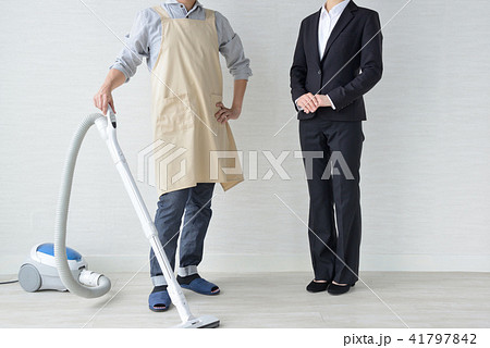 専業主夫世帯イメージ 41797842