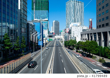 東京 渋谷 玉川通り沿いの首都高速3号線 渋谷駅方向　2018.07　b-1 交通量 少 41799489