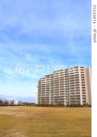 国鉄操車場跡地に建つマンション 国鉄操車場跡地に建つマンション 41805432