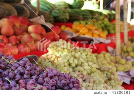 ウルムチのマーケットのフルーツ ウルムチのマーケットのフルーツ 41806191