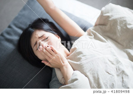 睡眠・女性 41809498