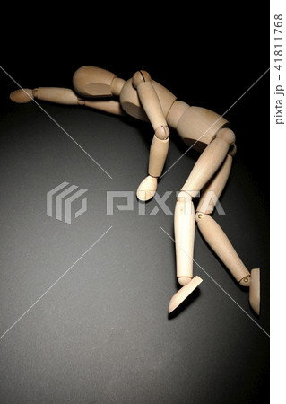 体調不良　気絶　死亡 41811768