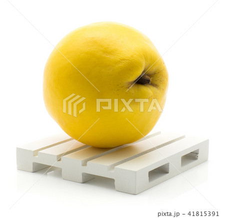 Fresh raw quince isolated on white Fresh raw quince isolated on white 41815391