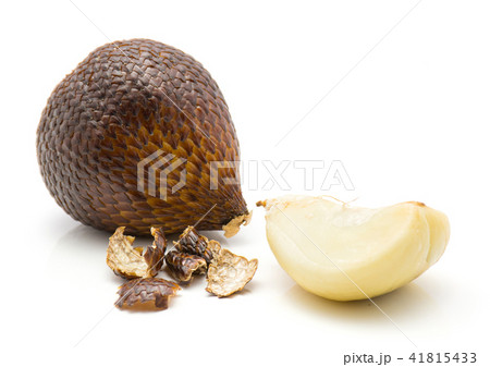 Fresh raw salak isolated on white 41815433
